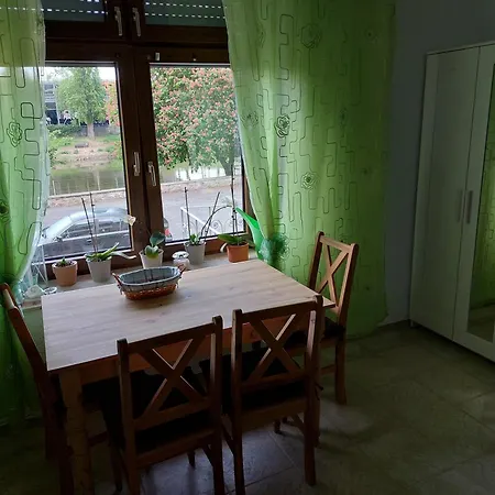 Direkt An Der Lahn *